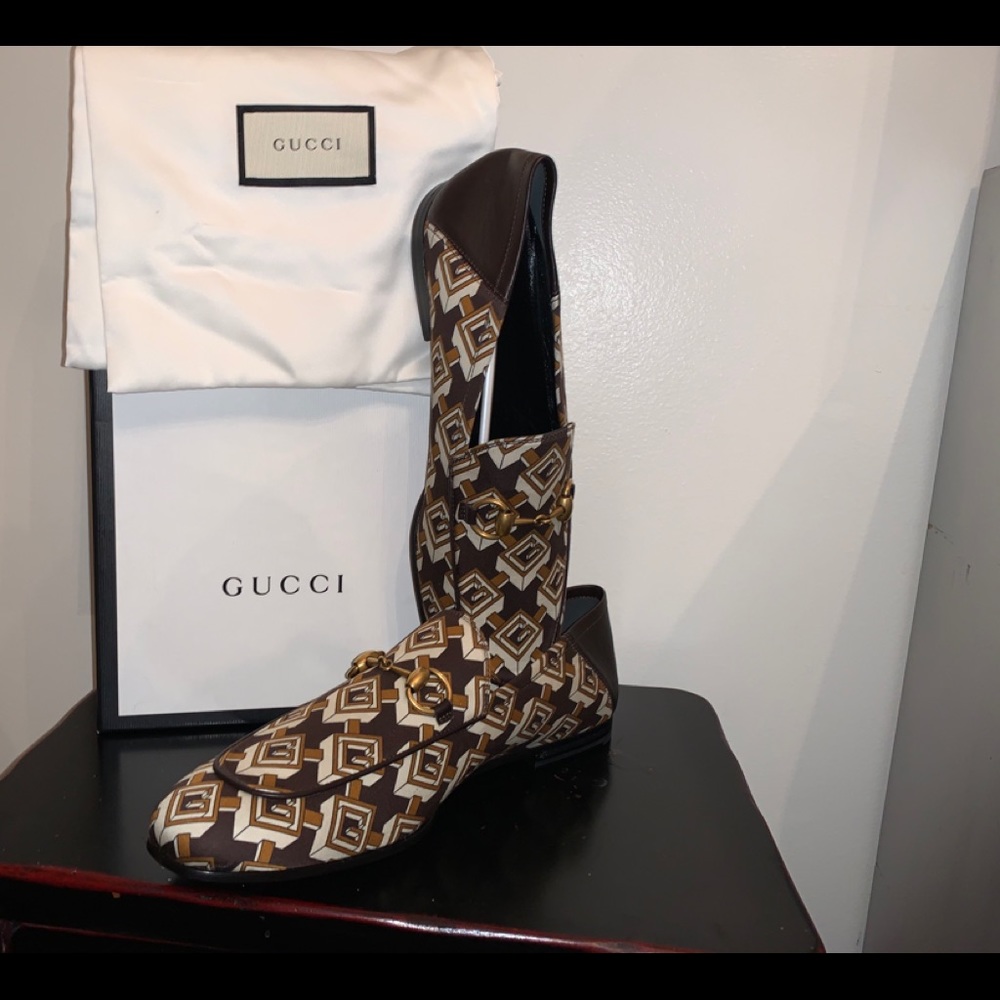 NWT GUCCI MEN'S ISOMETRIC LOGO-PRINT SATIN LOAFERS